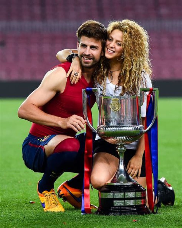 
Gerard Pique and Shakira’s Divorce – Is Shakira Dating Henry Cavill? 